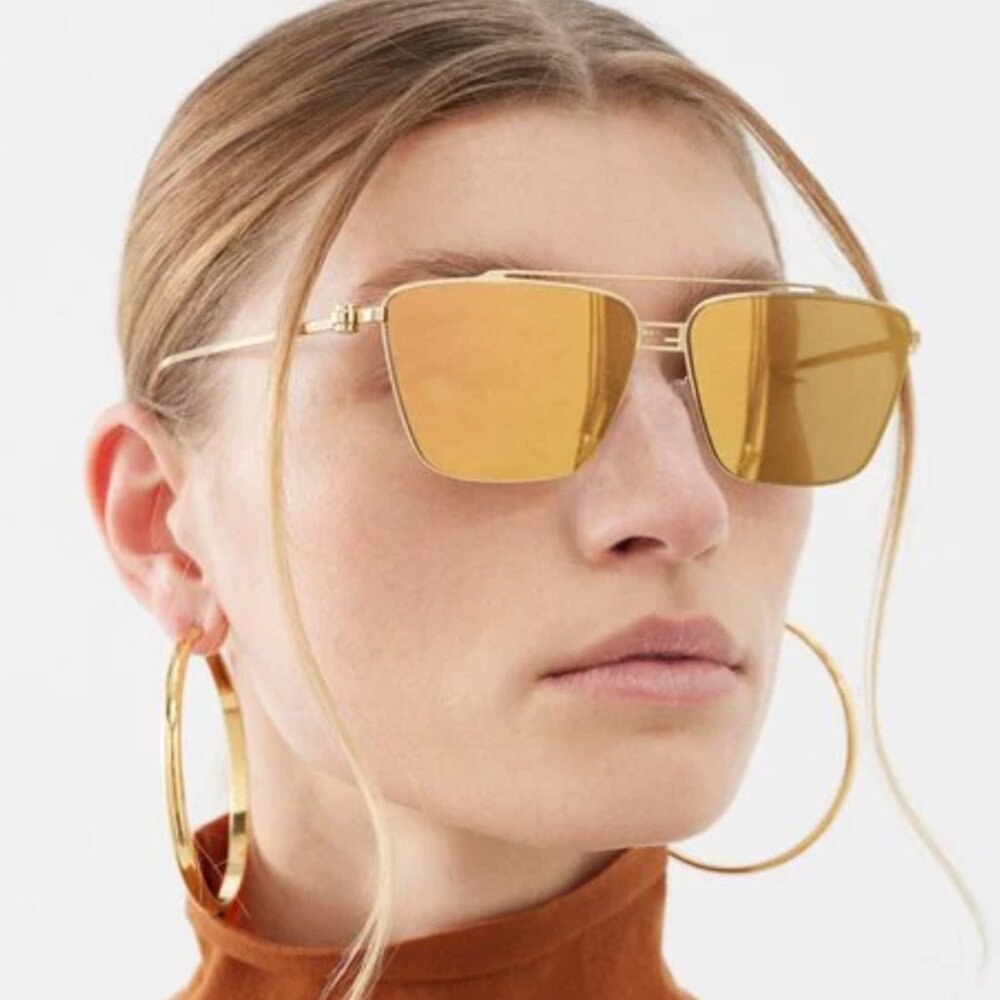 Authentic Fendi Baguette FE40110U Aviator Sunglasses in Gold - Picture 2 of 7